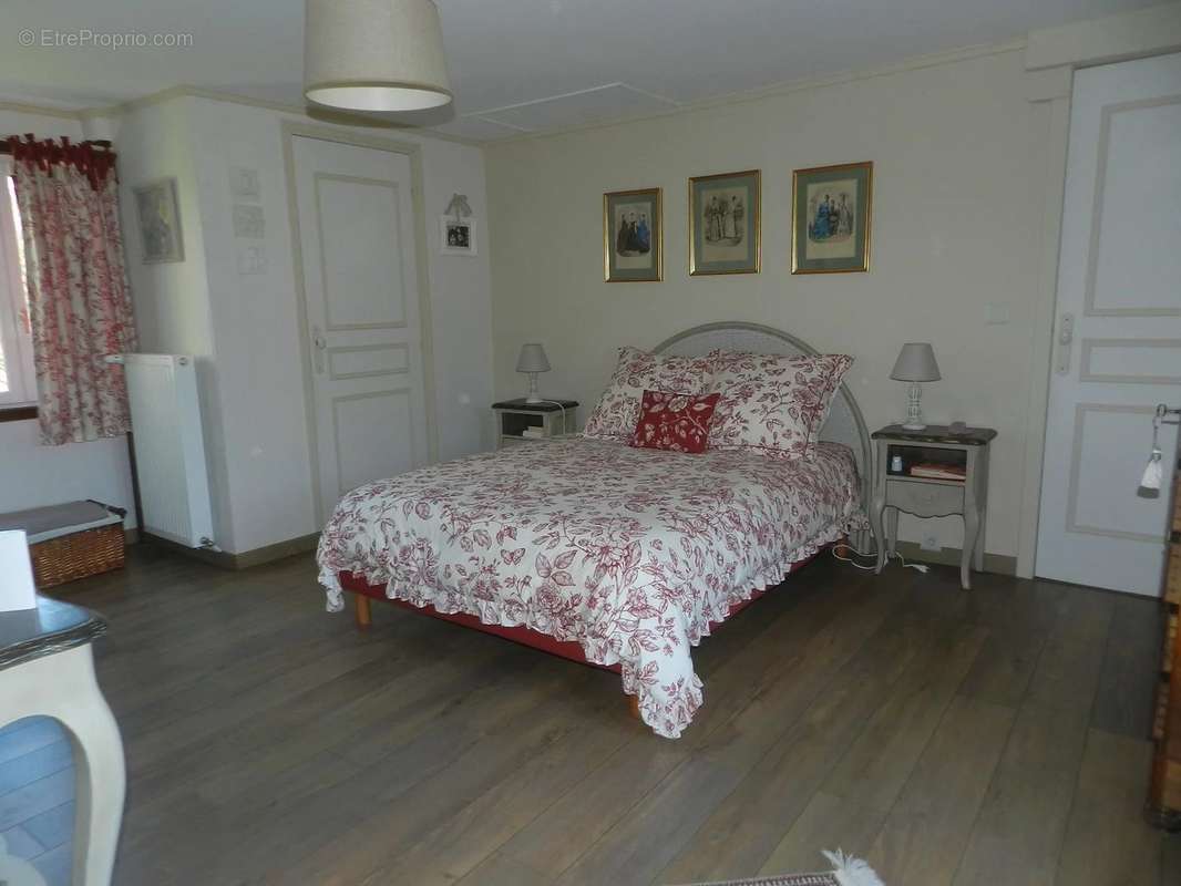 Maison à SAINT-PIERRE-SUR-DIVES