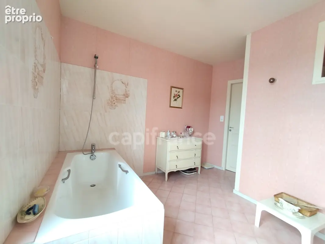 Virginie MASSON Capifrance vous propose en exclusivité - Chemilly-sur-Yonne – Maison de caractère 130m² avec jardin, garage et d - photo 16
