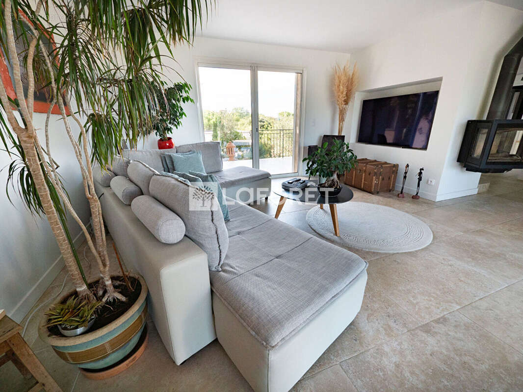 Maison à VILLELONGUE-DELS-MONTS