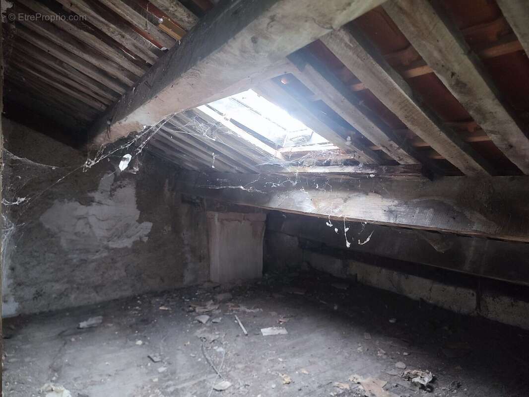 Appartement à MONTENDRE