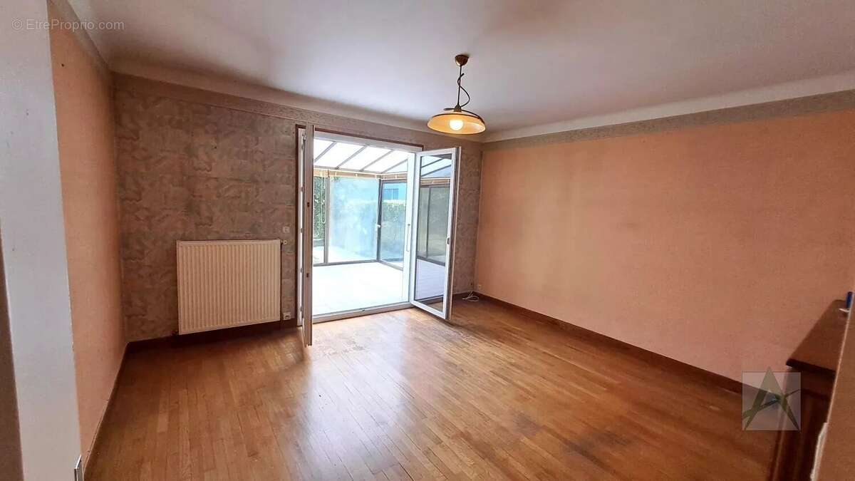 Maison à BASSENS