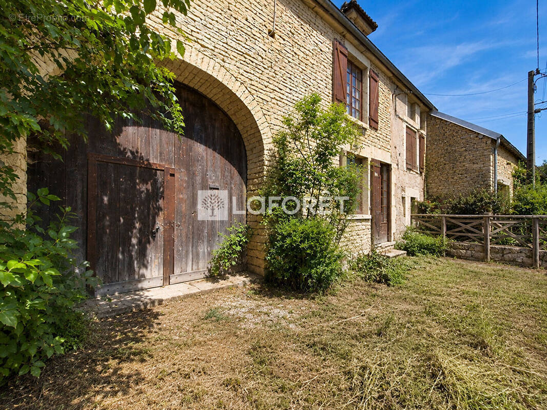 Maison à DELAIN