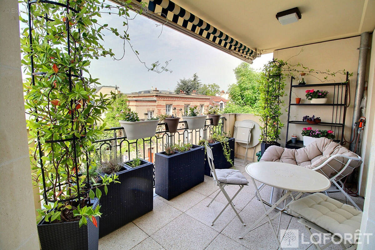 Appartement à LA GARENNE-COLOMBES