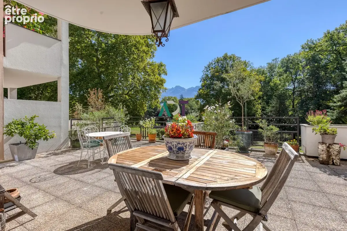 Appartement à MEYLAN