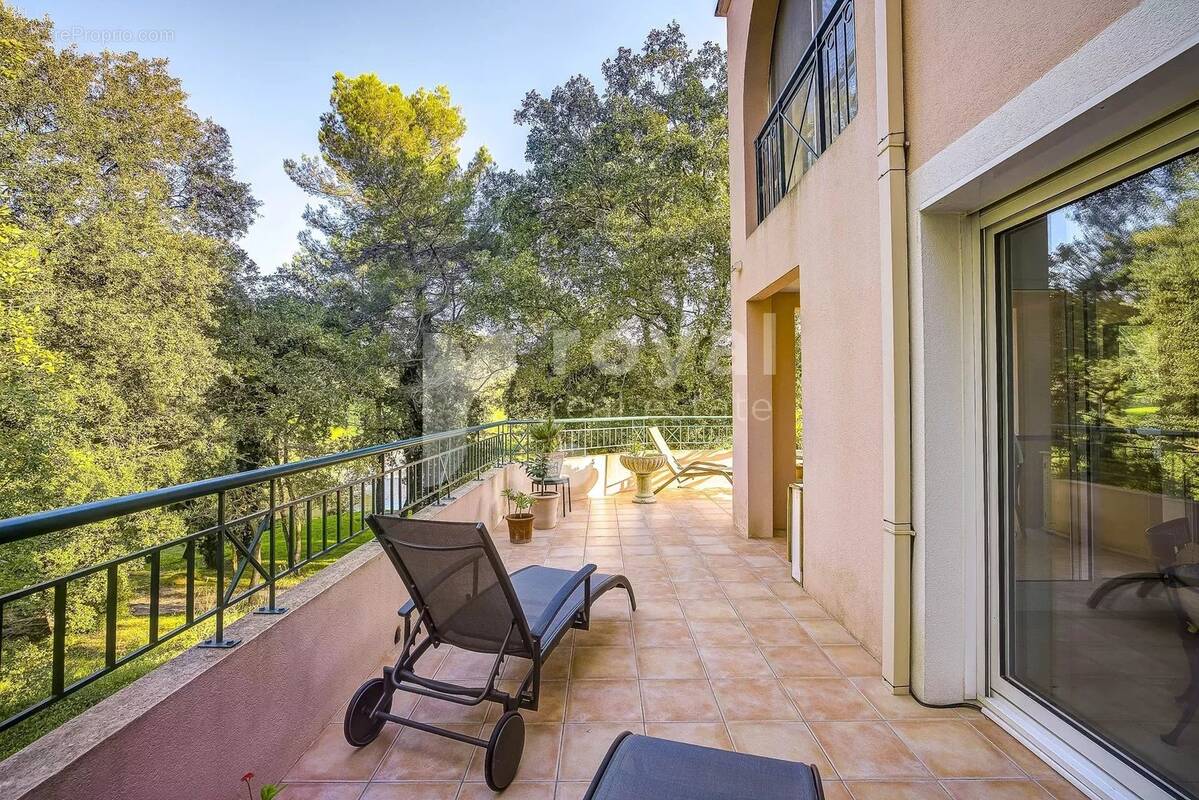 Maison à MOUGINS