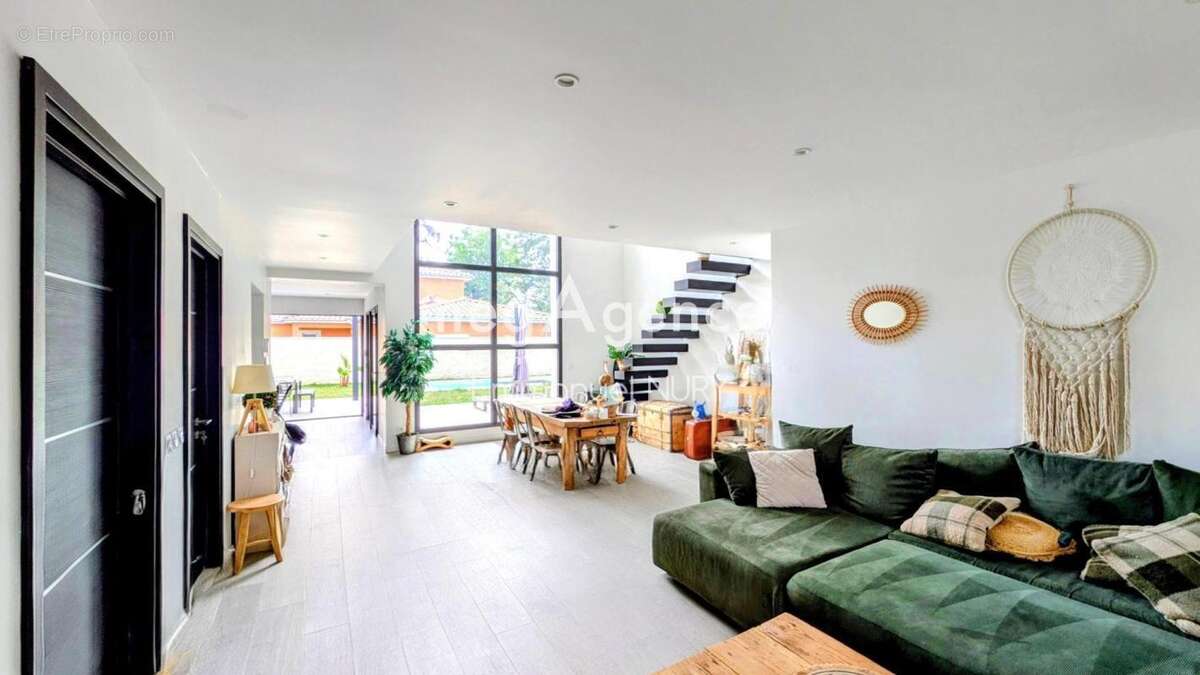 Maison à FONTAINES-SAINT-MARTIN