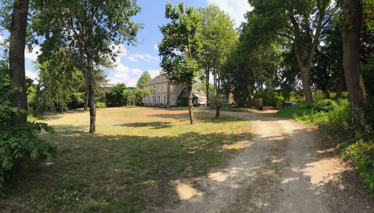 Maison à CHERRE