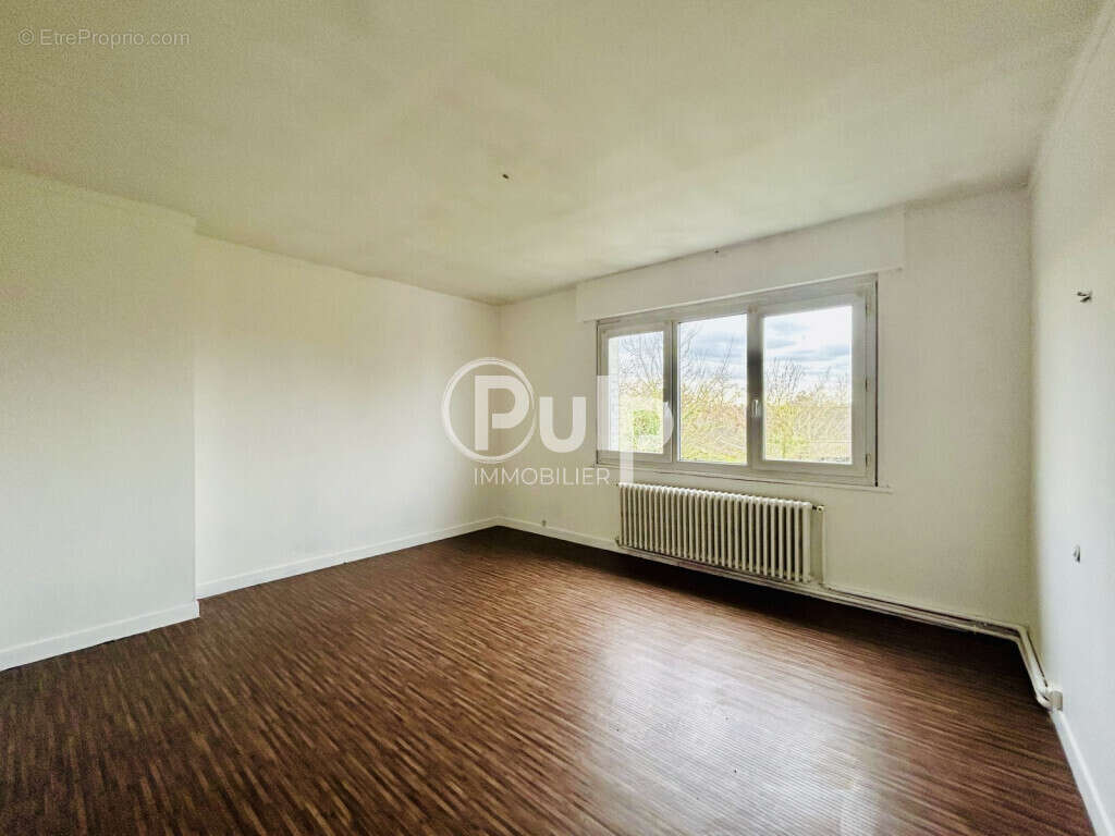 Appartement à SIN-LE-NOBLE