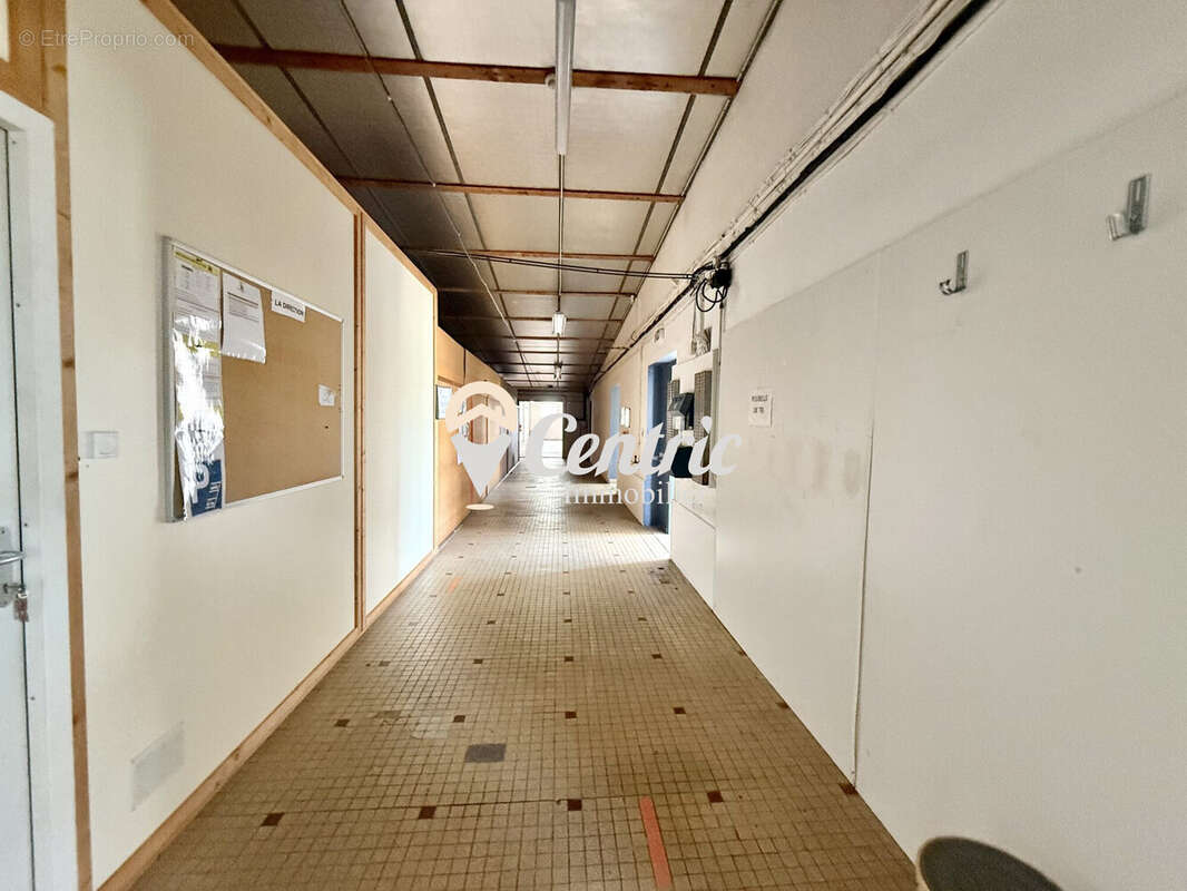Commerce 3422 m² à Chiche  - photo 8
