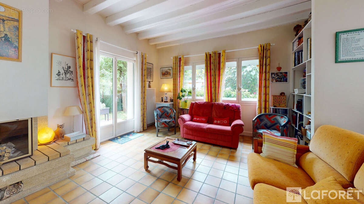 Maison à SAINT-JULIEN-LES-VILLAS