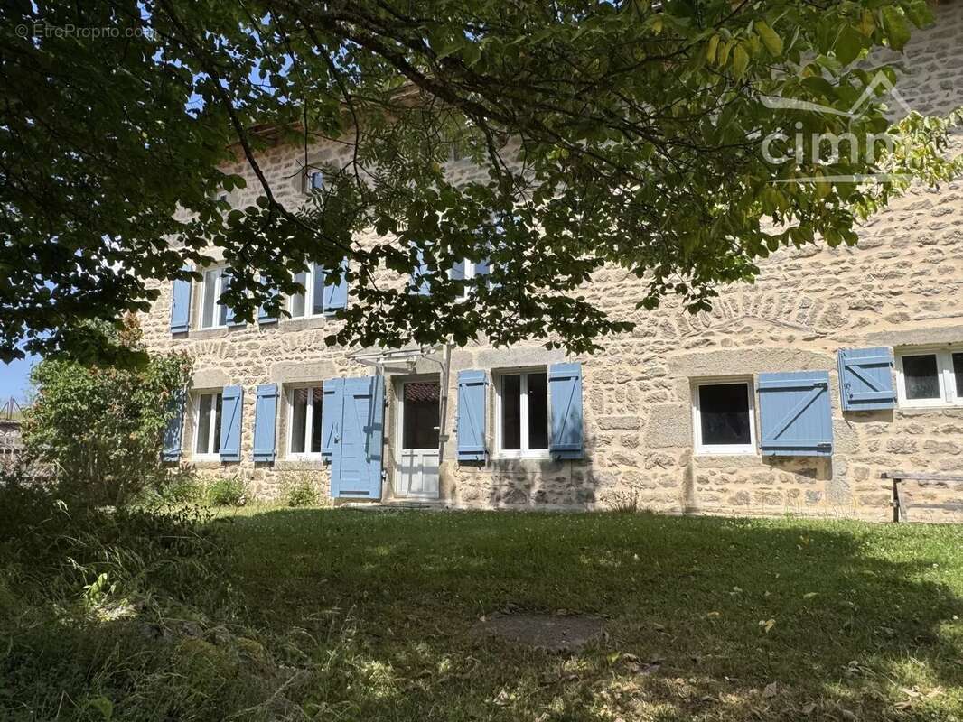 Corps de ferme en pierre rénové avec jardin arboré et dépendances - photo 43