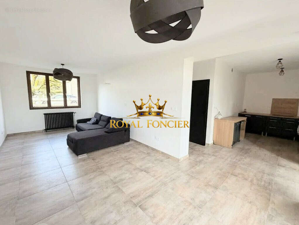 Maison 89 m² à La Roche-Posay  - photo 2