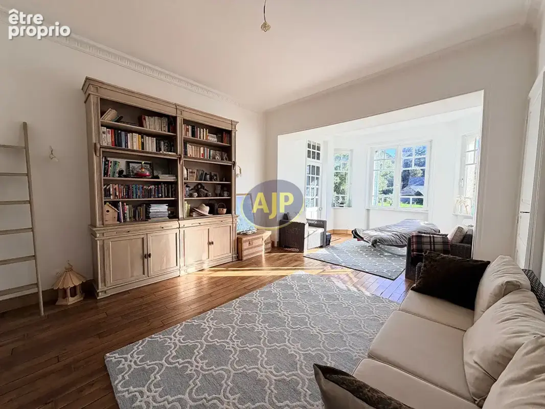 VÉRITABLE COUP DE COEUR  ; LE CHARME ET L'ÉLÉGANCE DU XIX SIÈCLE  Laissez-vous séduire par cette charmante maison d'environ 150  - photo 3