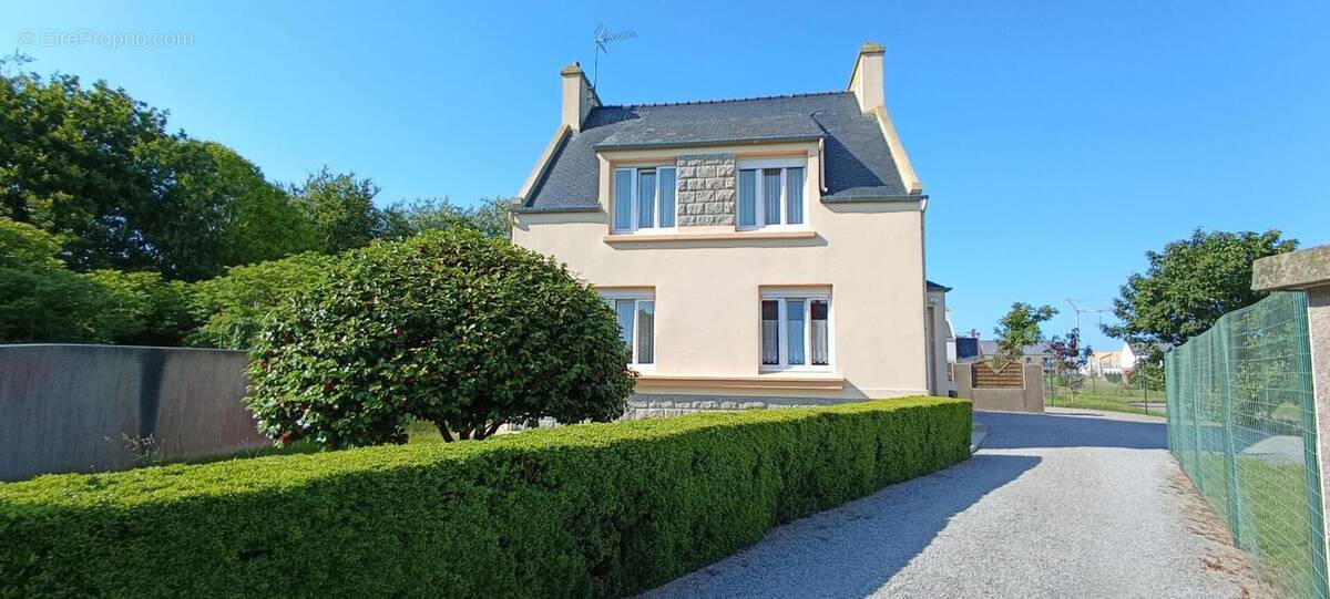 Maison à PLOUGUERNEAU