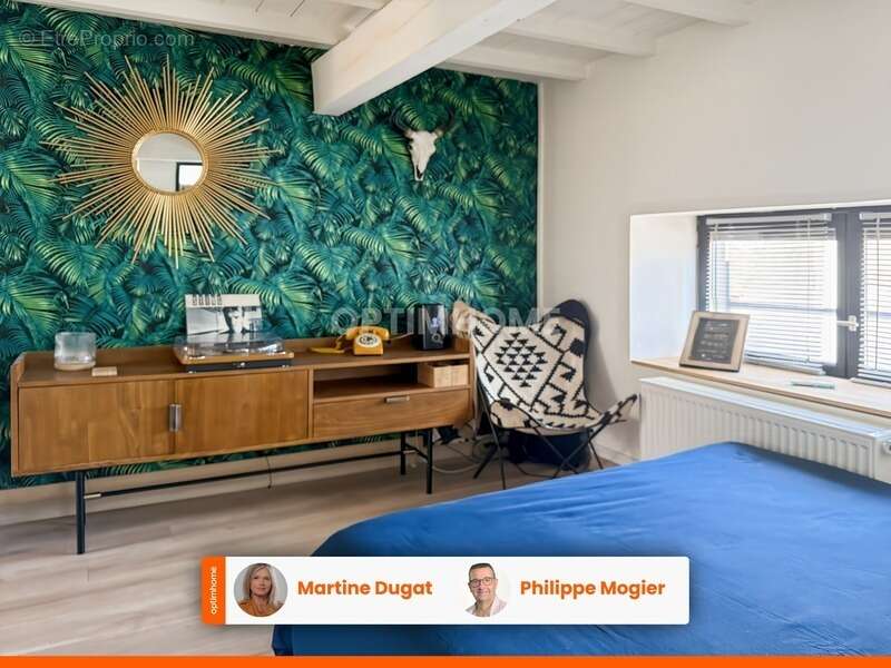 Maison à CREUZIER-LE-NEUF