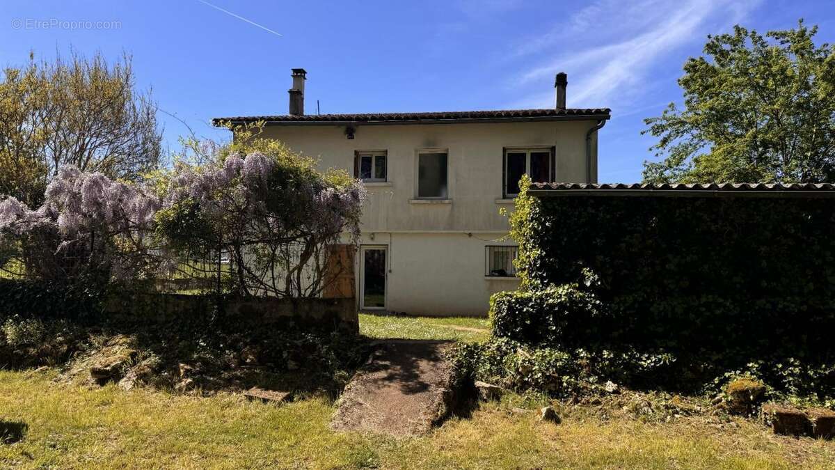 Maison à TOUR-DE-FAURE