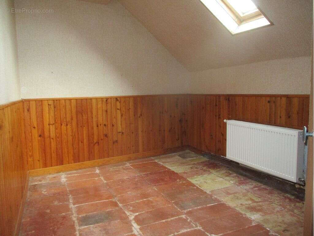 Maison à LA SELLE-SUR-LE-BIED