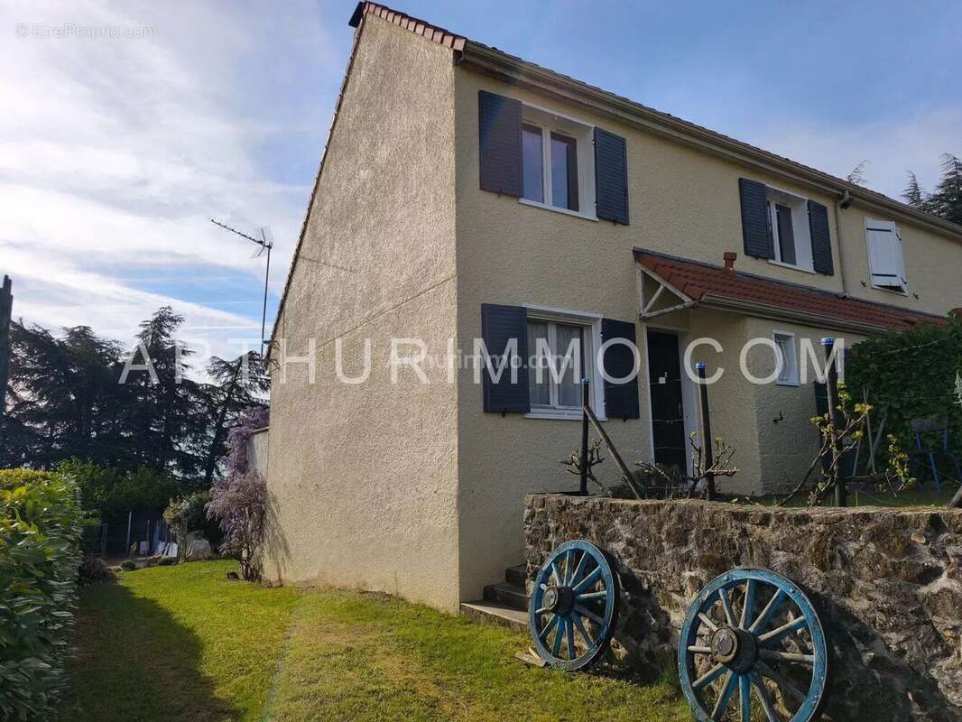 Maison à DAVEZIEUX
