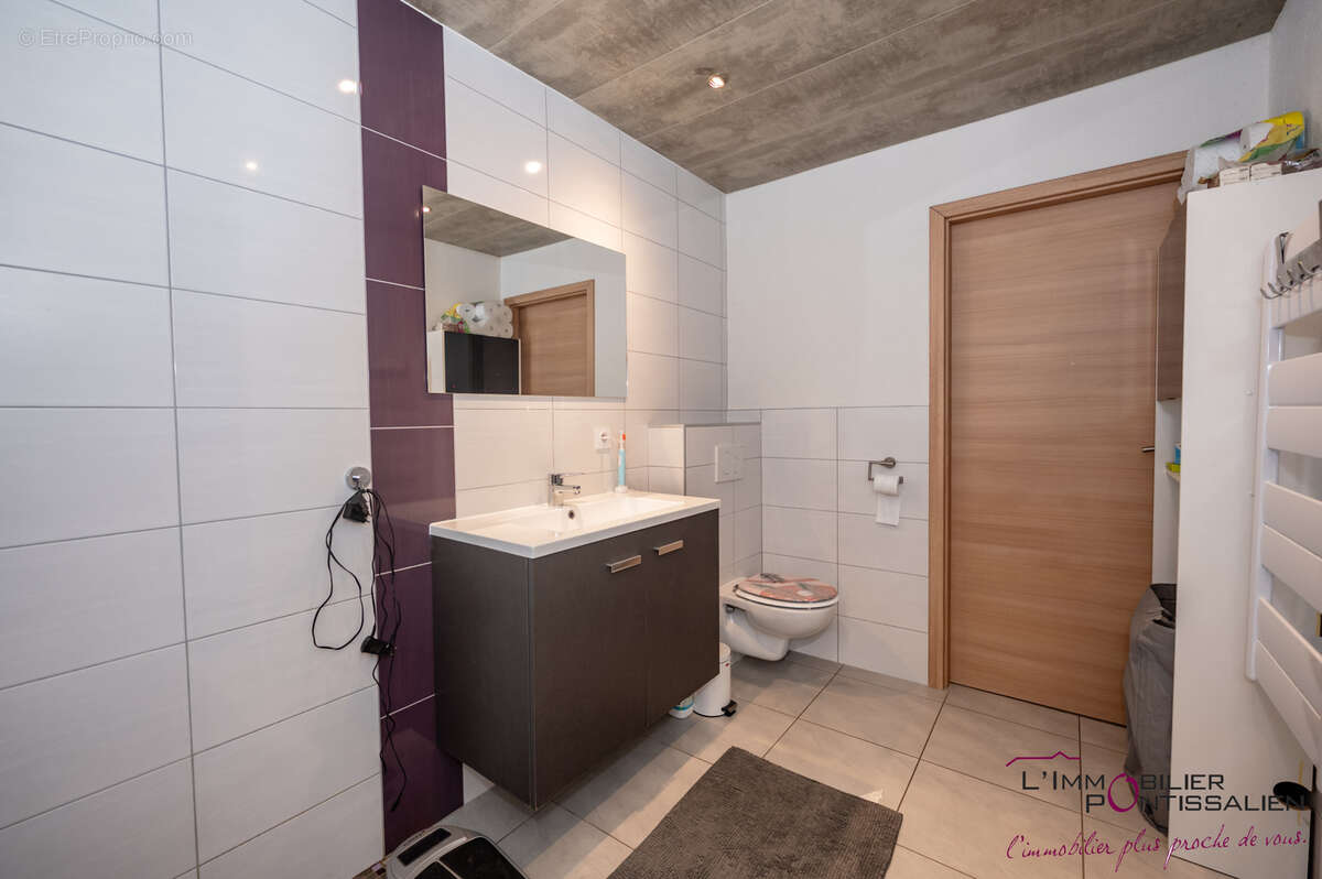 Maison de caractere offrant de beaux volumes - photo 37