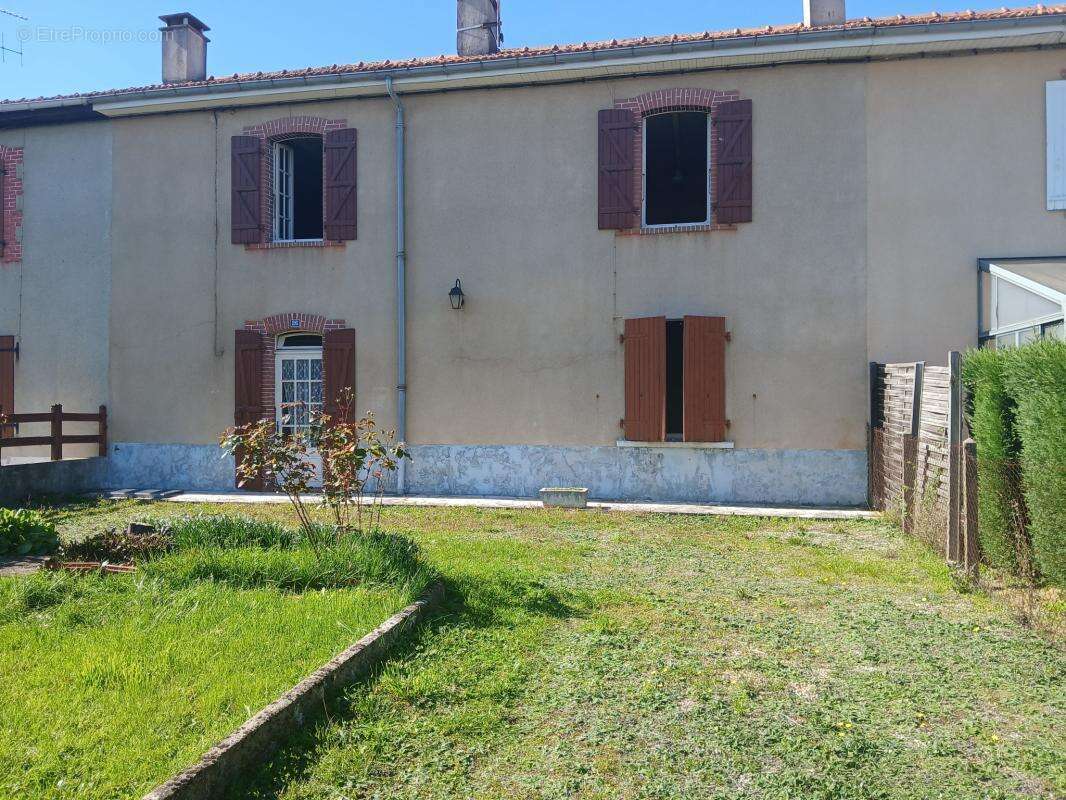 Maison à ROUMAZIERES-LOUBERT