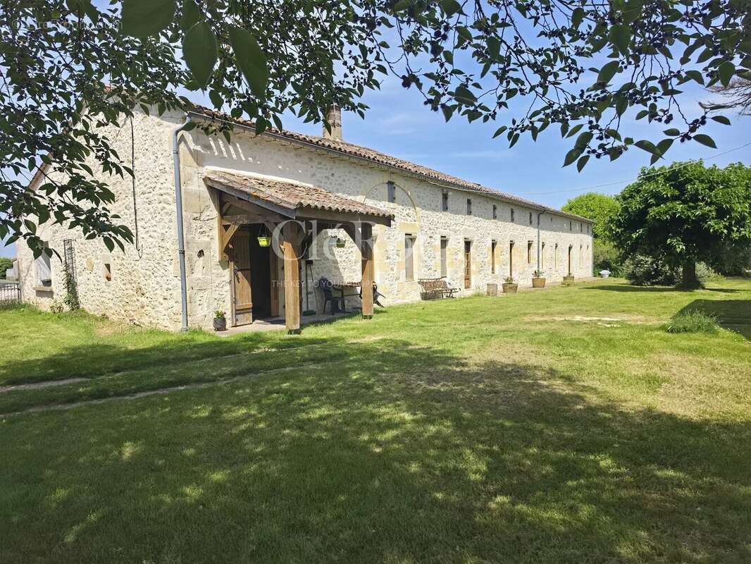 Appartement à PELLEGRUE