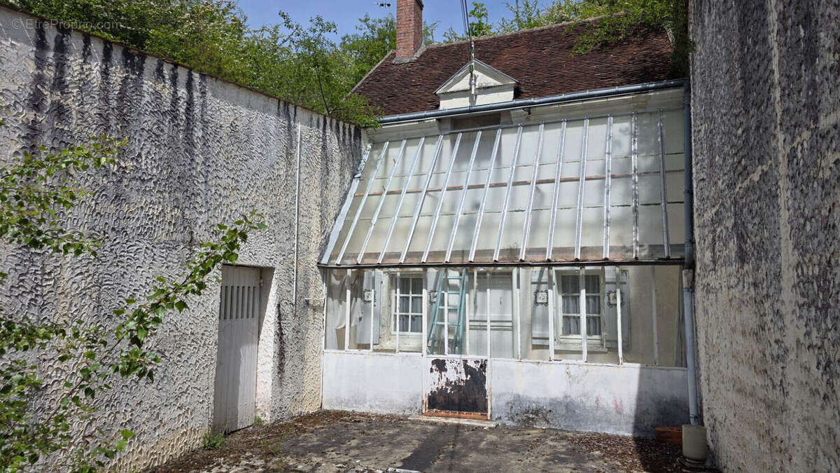 Maison THESEE - Possibilité de faire 3 habitations distinctes. - photo 3