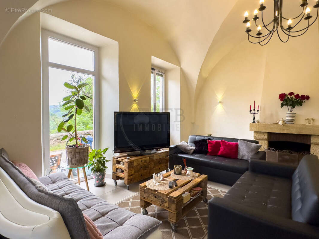 Maison à SAINT-JULIEN-DU-GUA