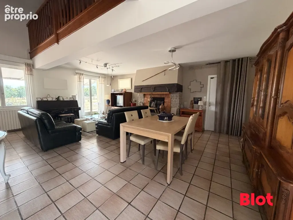 Maison 177 m² à Breal-Sous-Montfort  - photo 7