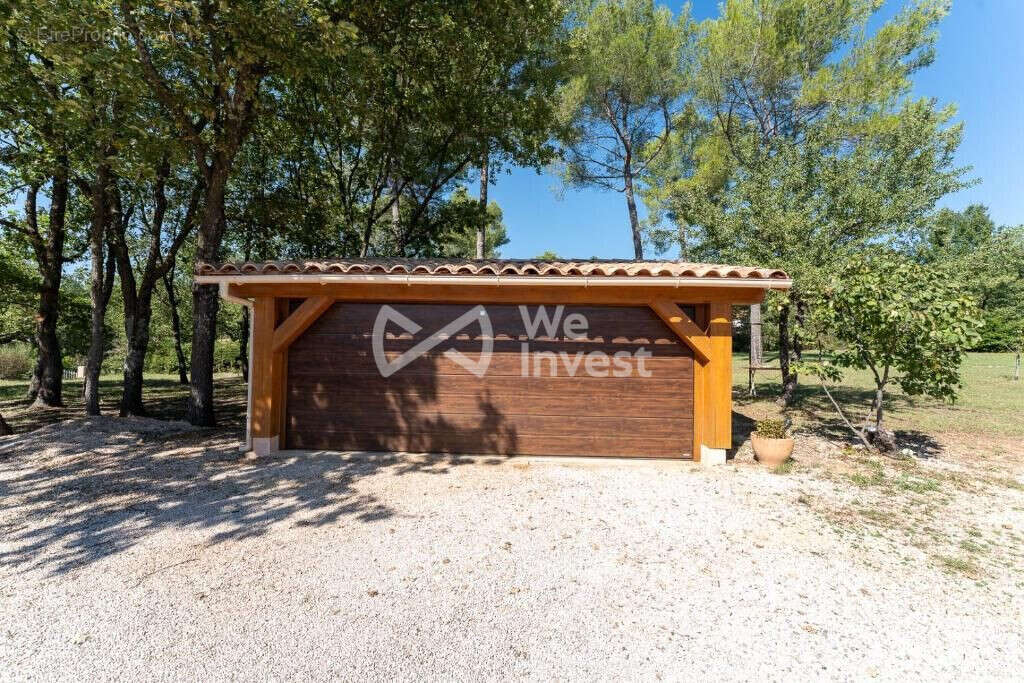 Maison 231 m² à Saint-Maximin-La-Sainte-Baume  - photo 6