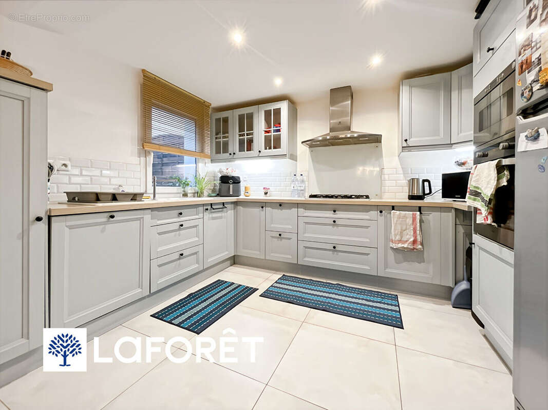 Maison à SAINTE-GENEVIEVE-DES-BOIS