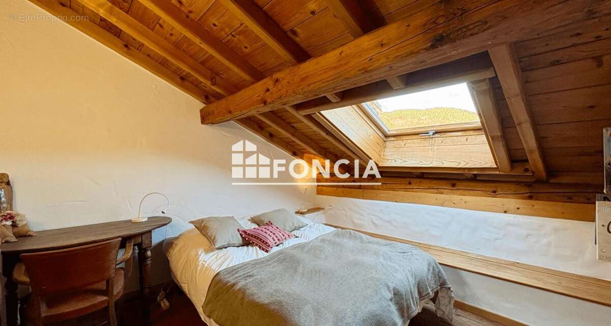 Maison à LES ALLUES