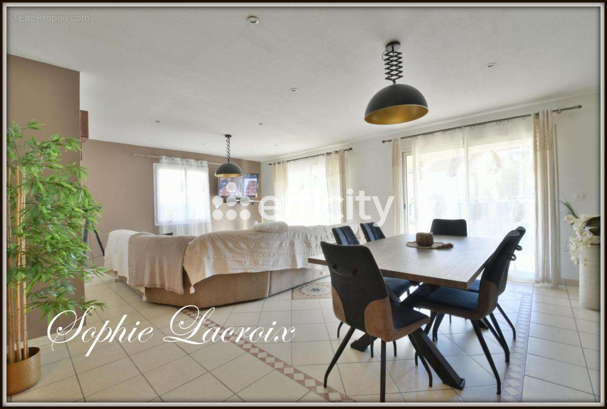 Maison à ROUSSILLON