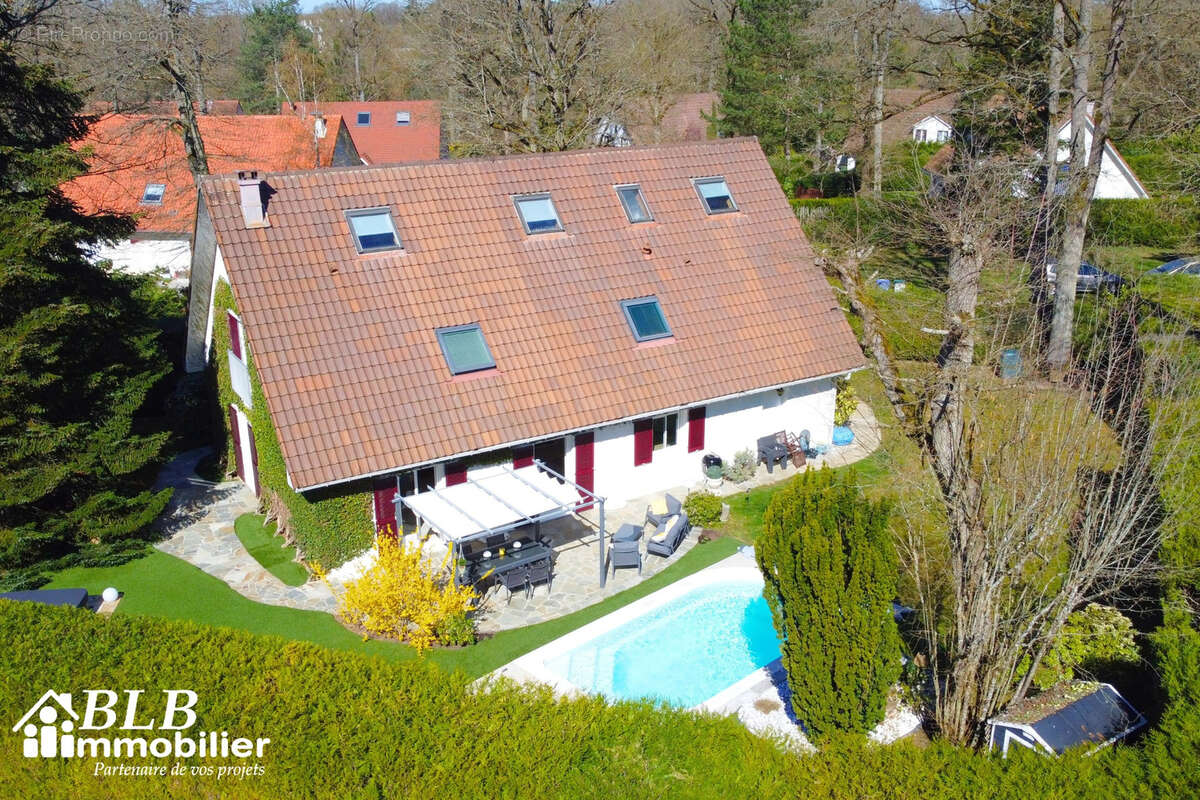 Maison à LES ESSARTS-LE-ROI