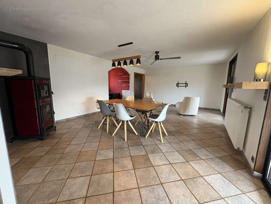 Maison à BIANS-LES-USIERS