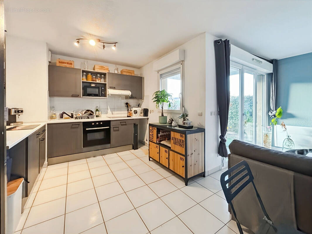 Appartement à PAREMPUYRE