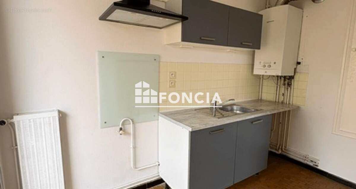 CHARLEVILLE - MÉZIÈRES - Appartement 1 P de 32m2 avec loggia, parking privé, cave - photo 5