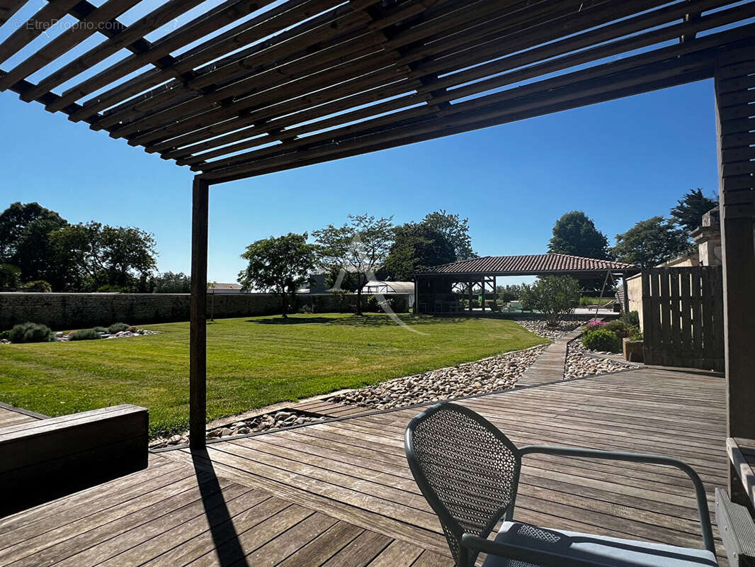 Maison à VOUILLE-LES-MARAIS