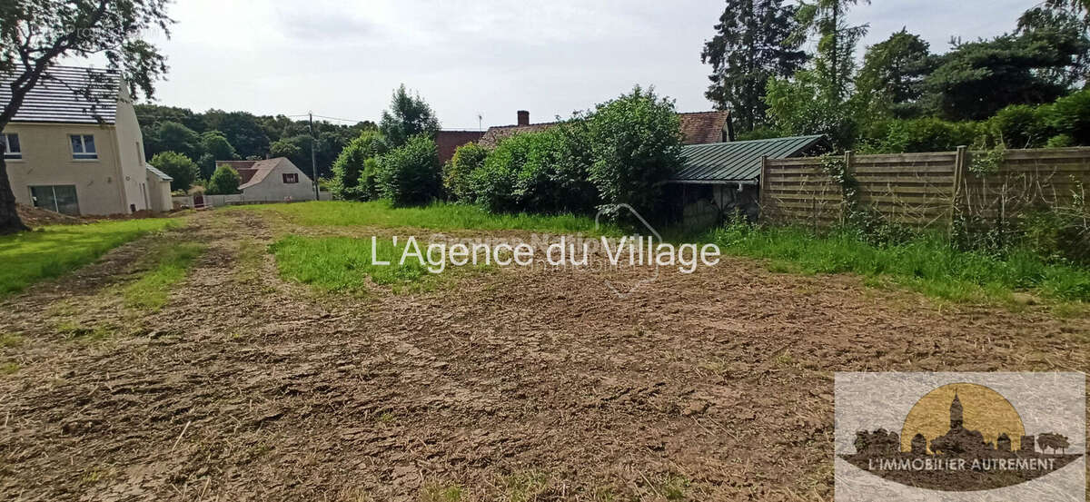 Terrain Sainte Genevieve 1066 m2 - photo 3