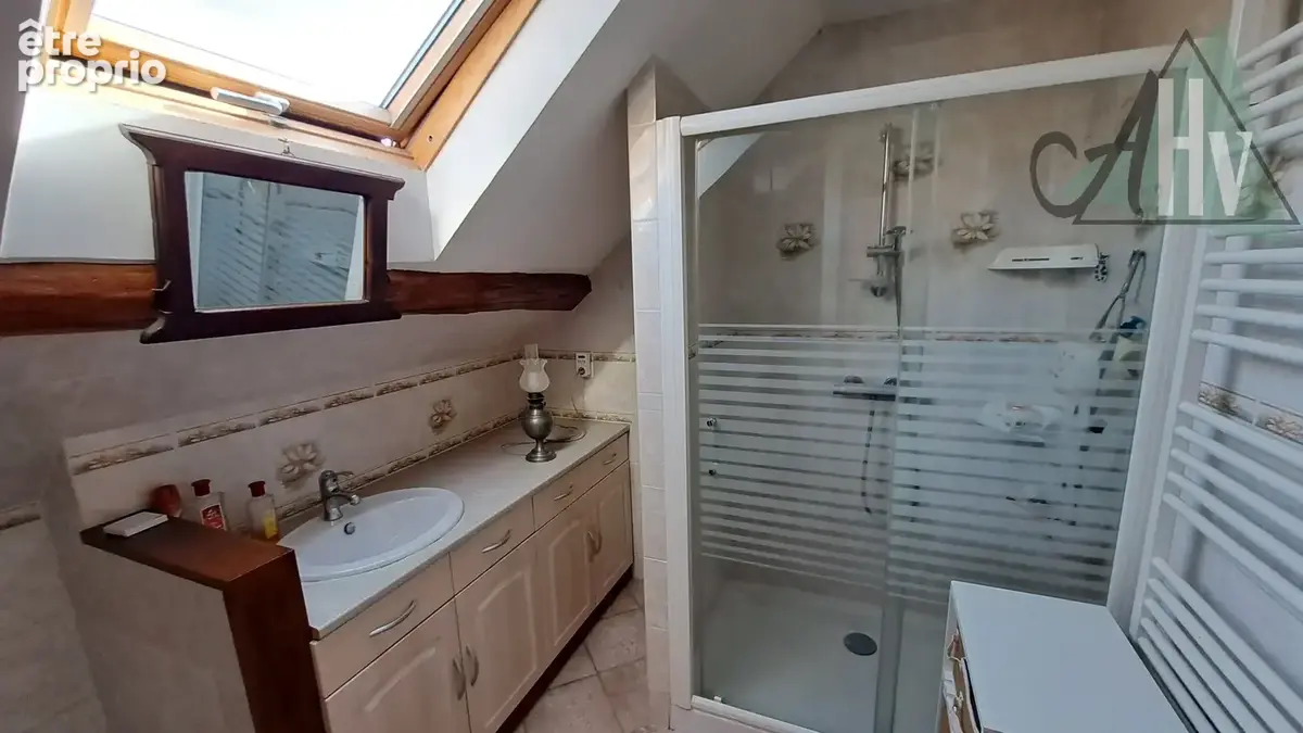 COURLON (89) - Belle maison de charme de 245 m2 avec 4 chambres, grande grange et dépendances. - photo 19