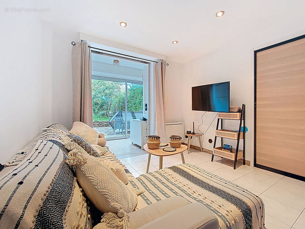 Appartement à BORMES-LES-MIMOSAS