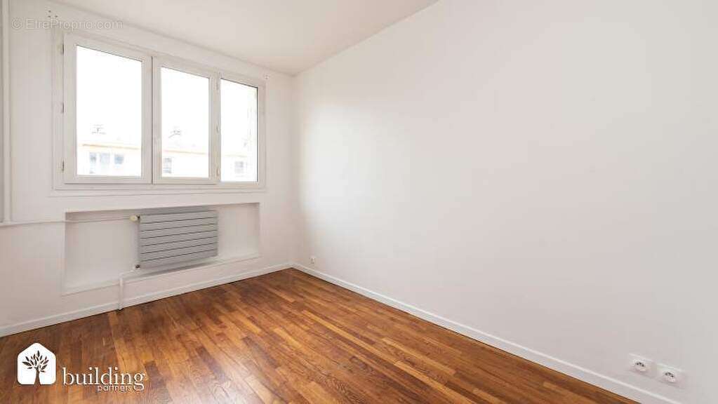 A vendre - Neuilly-sur-Seine Duc d'Orléans - Appartement 6 pièces avec balcon de 119 m² - photo 9
