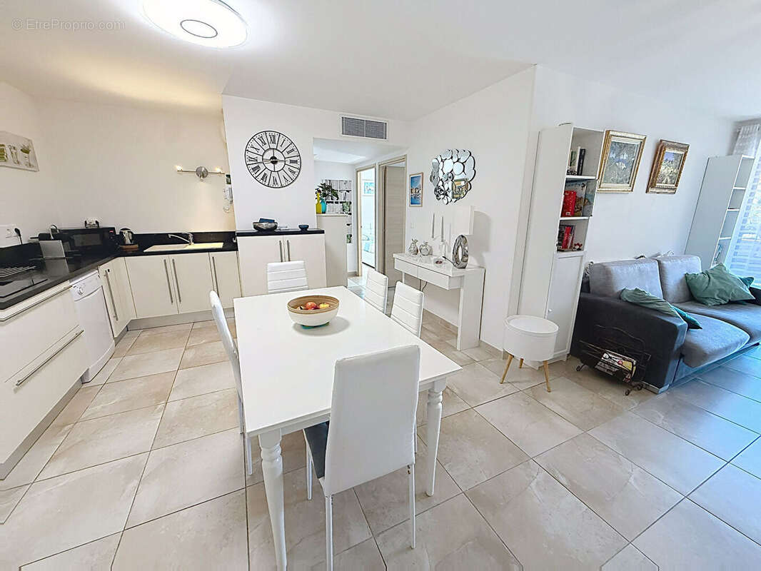 Appartement à CARQUEIRANNE