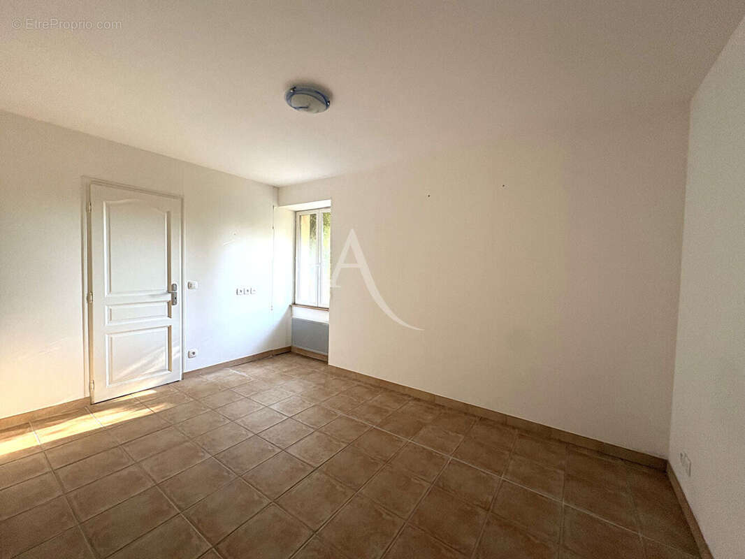 Maison 5 pièces - 3 chambres - LES VELLUIRE SUR VENDEE - photo 7