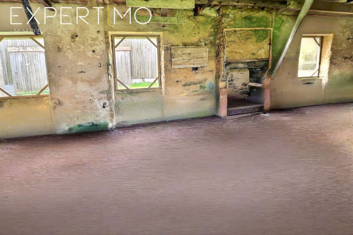 Hangar de 400 m2, dépendances et longère à rénover sur 1 573 m2   Fort potentiel à L’Archantel - photo 9
