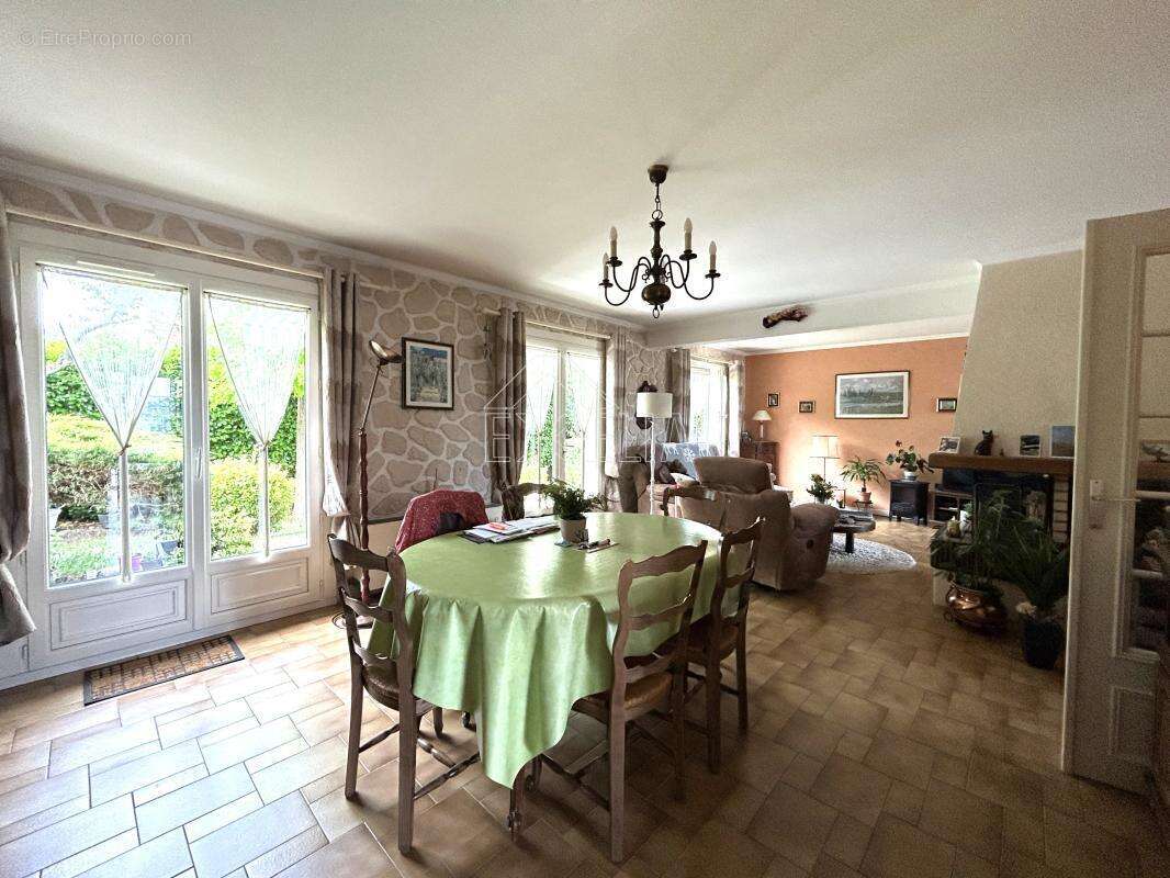 Maison à ROSNY-SUR-SEINE