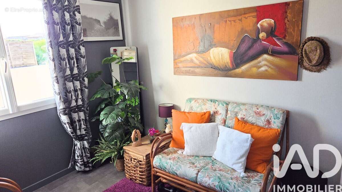 Maison 140 m² à Bayas  - photo 7