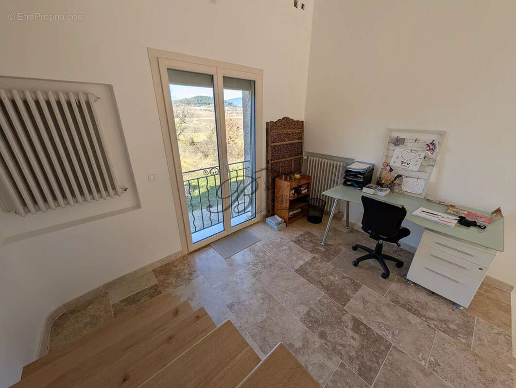 Maison à LA TOUR-D'AIGUES