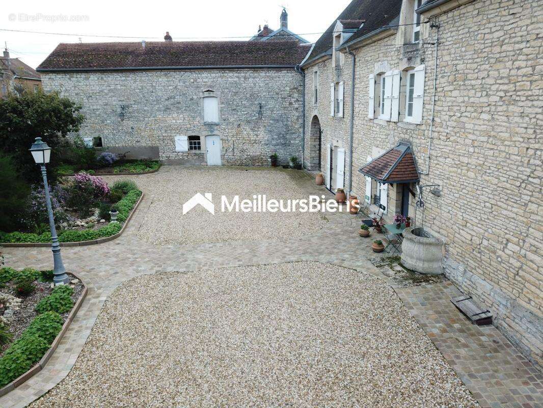 Maison à AUTREY-LES-GRAY