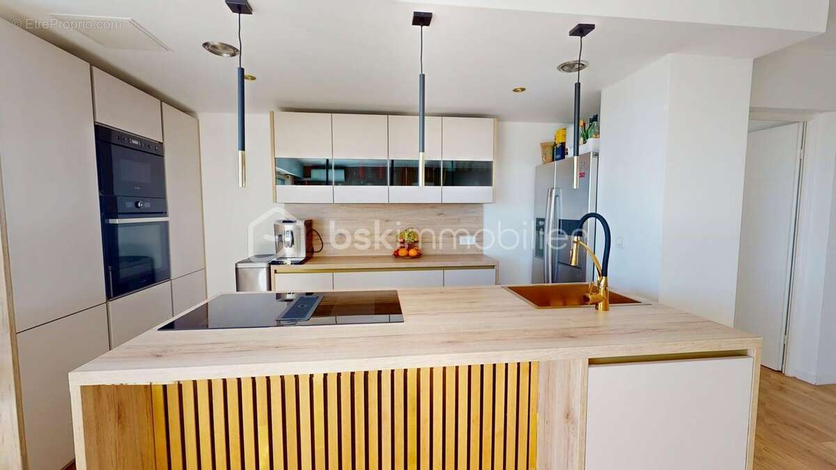 Appartement à SAINT-LAURENT-DU-VAR