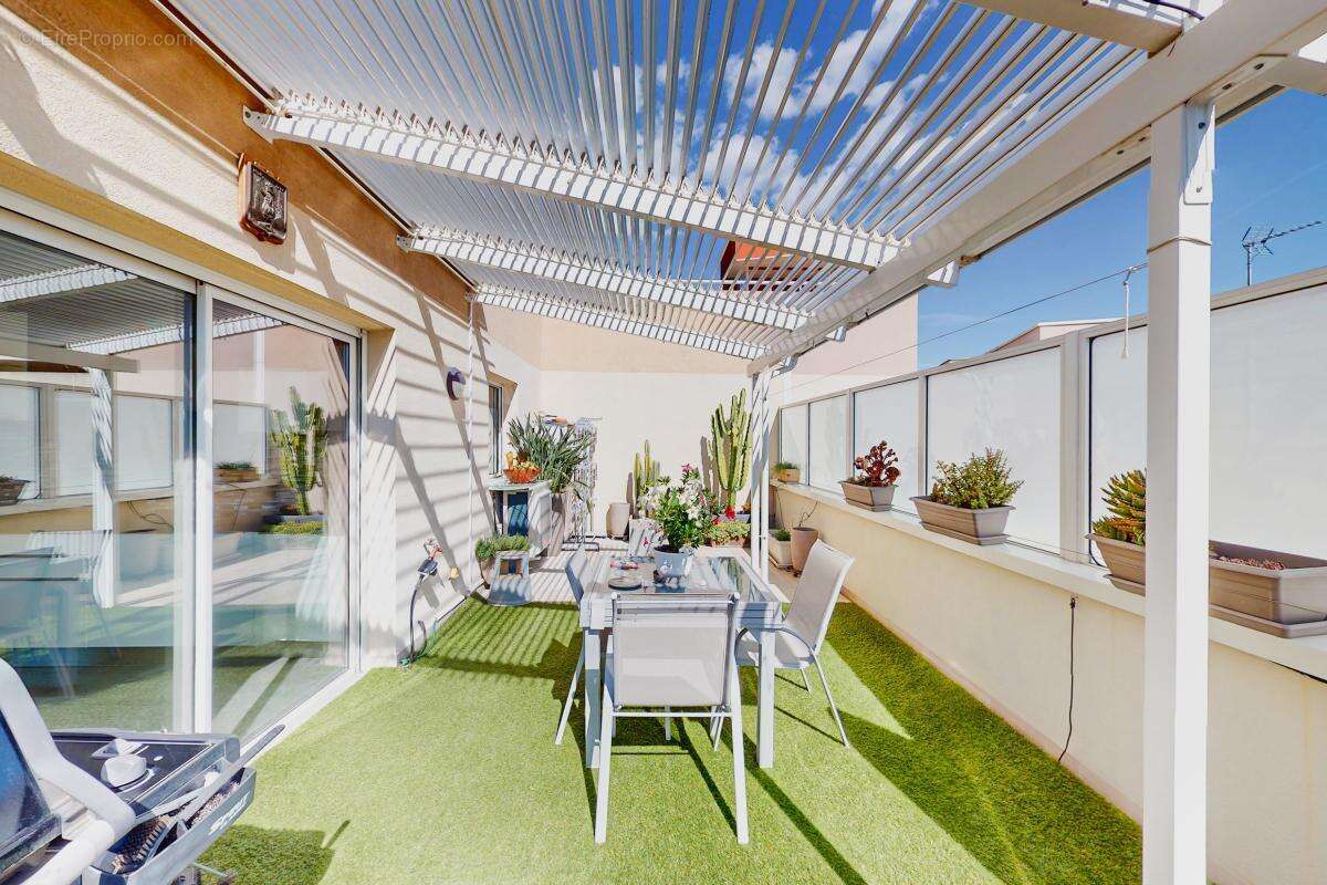 Appartement à MANDELIEU-LA-NAPOULE